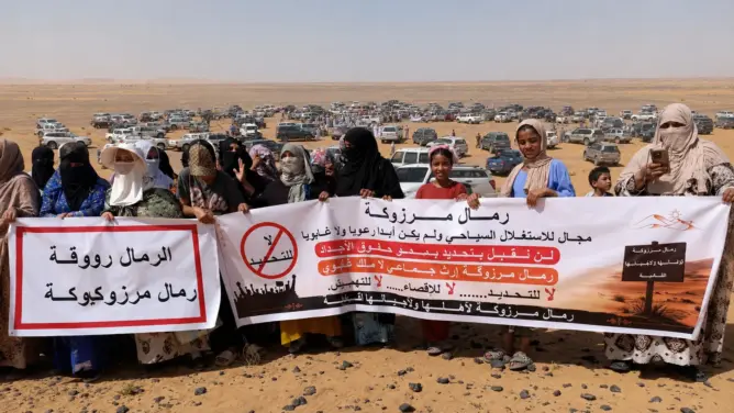 تحفيظ الرمال يفجر احتجاجات بمرزوكة.. وسكان “آيت خباش” يطالبون بحماية حقوقهم التاريخية (صور)