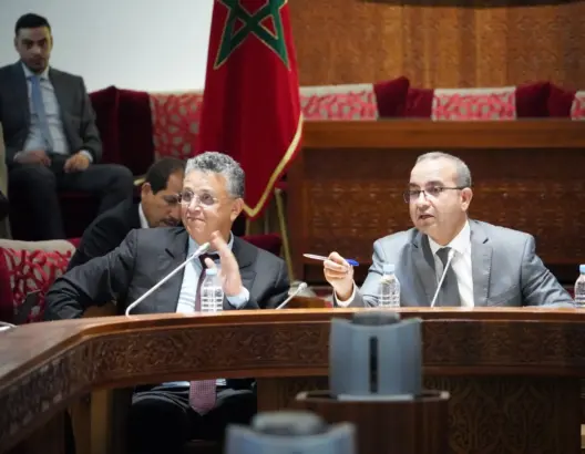 وهبي يفتح النار على النقباء: طالبوا بإقصاء المحامين الشباب ثم اتهموا الوزارة بذلك