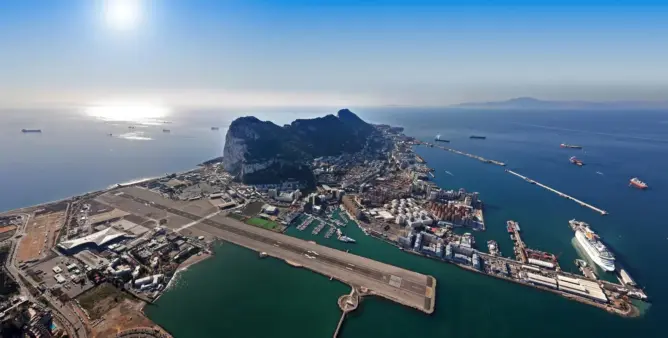 جبل طارق ينهي الرحلات البحرية مع المغرب لتفادي الرقابة الدائمة لشرطة إسبانيا