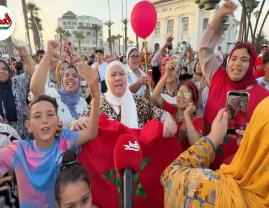نساء في قلب الاحتفالات.. فرحة عارمة للمغربيات