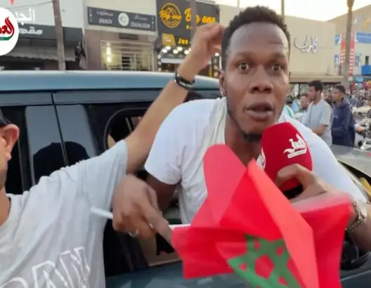 إفواري يشارك المغاربة فرحة الفوز