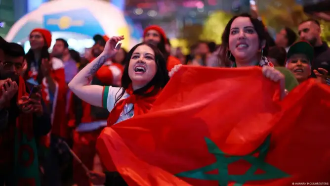 من “لمة” العائلة إلى المدرجات.. كيف تعاظم شغف المغربيات بكرة القدم؟