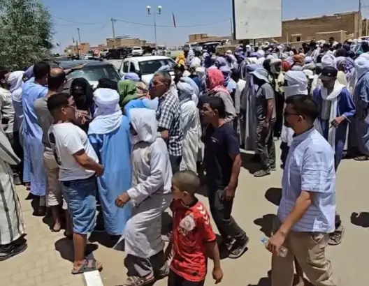احتجاجات مرزوكة تتصاعد.. الساكنة ترفض تحفيظ الرمال وتطالب بوقف المسطرة (صور)