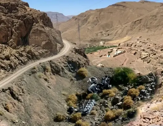منحدر الموت بـ”غسات” يحصد ضحية جديدة.. مصرع سائق بعد سقوط شاحنته من علو 50 مترا