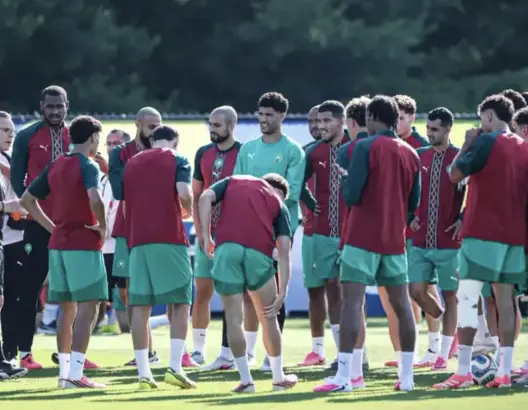 بحضور شادي رياض وغياب الصيباري.. “الأسود” يختتمون تحضيراتهم لموقعة فرنسا