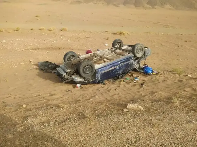 انقلاب سيارة خفيفة ضواحي زاكورة يرسل مصابين إلى المستشفى الإقليمي