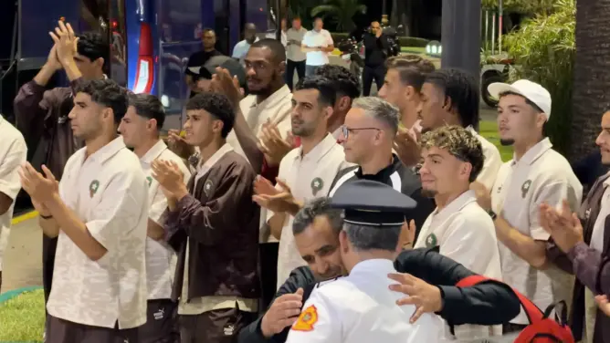 الجماهير المغربية تستقبل عناصر المنتخب المغربي