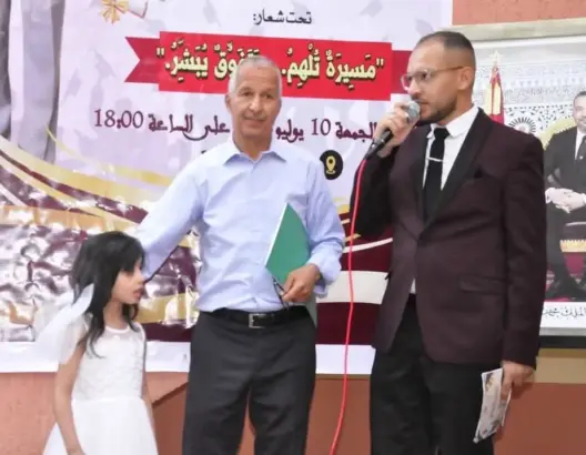 بعد عقود قضاها في التعليم.. ثانوية المنصور الذهبي بمولاي بوعزة تحتفي بالأستاذ بومهاوت