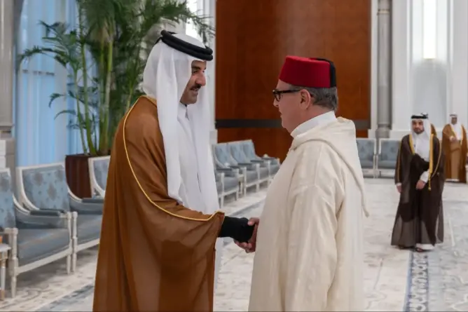 أخنوش يمثل الملك في تقديم التعازي في وفاة أمير قطر السابق