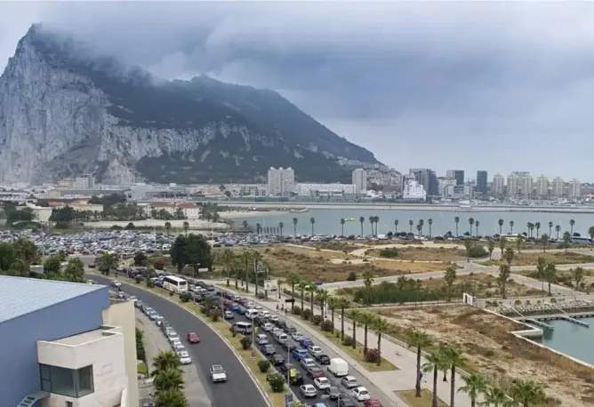 نهاية آخر ملفات بريكست.. اتفاق تاريخي يزيل سياج جبل طارق ويفتح الحدود مع إسبانيا