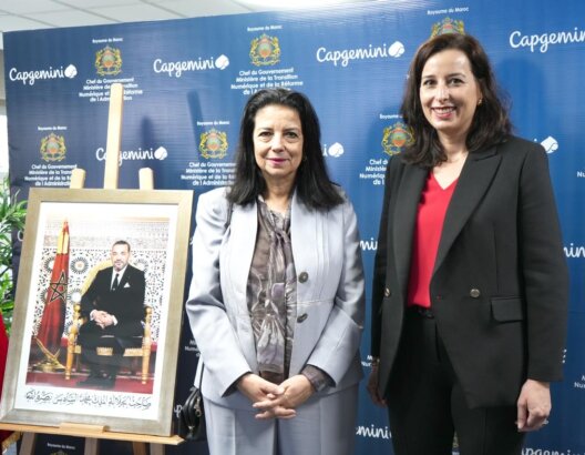 وقّعت وزارة الانتقال الرقمي وإصلاح الإدارة وشركة «كابجيميني المغرب»، اليوم الخميس بالرباط، مذكرة تفاهم تروم تطوير استخدامات الذكاء الاصطناعي وتعزيز المهارات الرقمية لدى الفاعلين في القطاعين العام والأكاديمي.