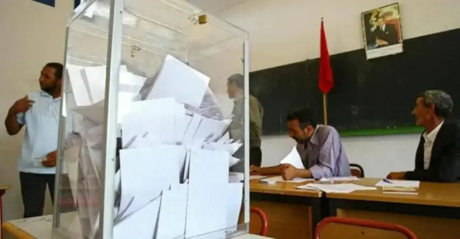 شبهات أخلاقية تحيط بتزكية مرشحين بالبيضاء وآخرون يطرقون الأبواب بحثا عن موطئ قدم