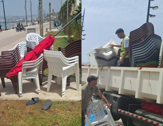 كراسي بلاستيكية ومظلة حمراء على كورنيش طنجة خلال حملة تحرير الملك العمومي