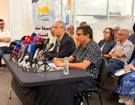تحالف اليسار يرفع مطلب “الملكية البرلمانية” وينتقد هيمنة المال والفساد
