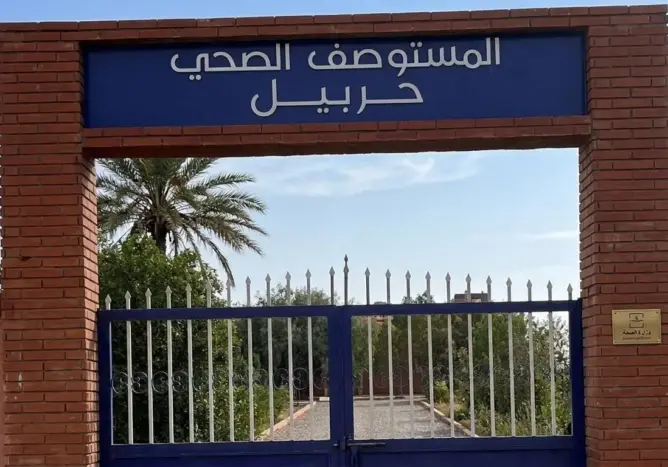 فيديو “رشق مواطن بالحجارة” يطيح بممرض بمستوصف ضواحي مراكش