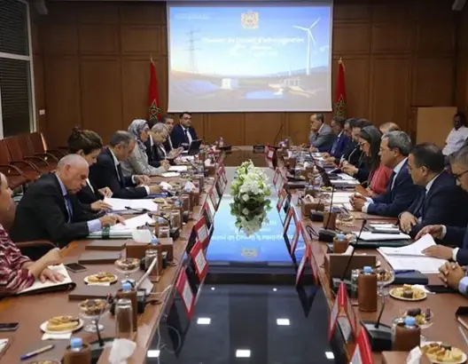 المغرب يتجه لتجاوز هدف الطاقات المتجددة قبل 2030.. وتحلية المياه ستغطي %63 من حاجيات الشرب