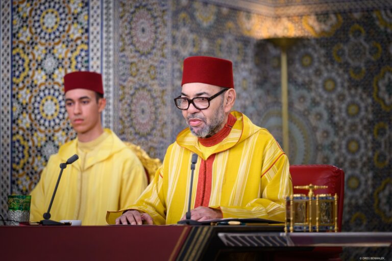 الملك: السيارات والطيران تجاوزتا الفوسفاط في صادرات المغرب.. ونحن أول مصدر للسيارات بإفريقيا