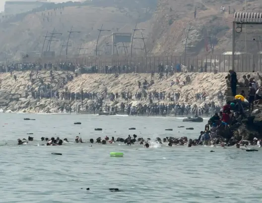 المغرب وإسبانيا يوقعان اتفاقا استثنائيا بشأن تدفقات المهاجرين نحو سبتة