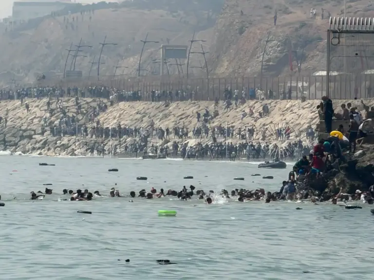 المغرب وإسبانيا يوقعان اتفاقا استثنائيا بشأن تدفقات المهاجرين نحو سبتة