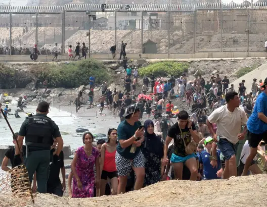إسبانيا تؤكد إعادة جميع المتسللين لسبتة إلى المغرب وتشكر الرباط على جهودها