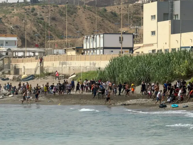 الداخلية الإسبانية: شبكات التهريب تستغل حكما قضائيا لتشجيع الهجرة.. والمغرب أحبط آلاف المحاولات