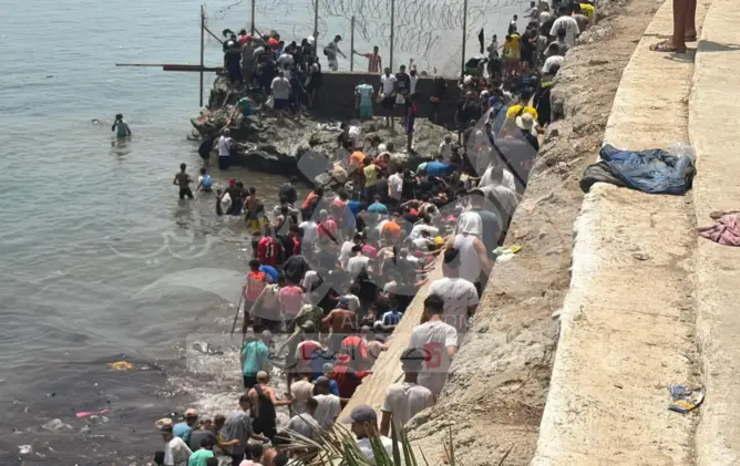 بعد محاصرتها.. شبكات الهجرة نحو سبتة تتخفى في مجموعات التوظيف و”واتساب” لتفادي الرصد