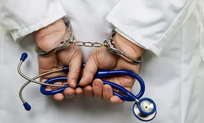 بينهم طبيب.. 8 أشهر حبسًا نافذًا لأربعة متابعين في قضية رشوة بمستشفى بني ملال