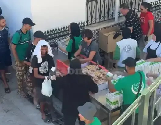 حين ضاقت سبتة بأهلها وبضيوفها.. كيف حمل مغاربة المدينة عبء أزمة المهاجرين على أكتافهم؟