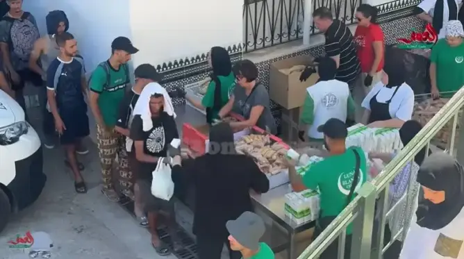 حين ضاقت سبتة بأهلها وبضيوفها.. كيف حمل مغاربة المدينة عبء أزمة المهاجرين على أكتافهم؟