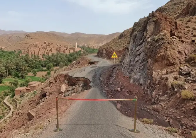 بعد أسابيع من تدشينه.. سيول “واد تاورة” تعزل الساكنة وتثير تساؤلات حول جودة الطريق