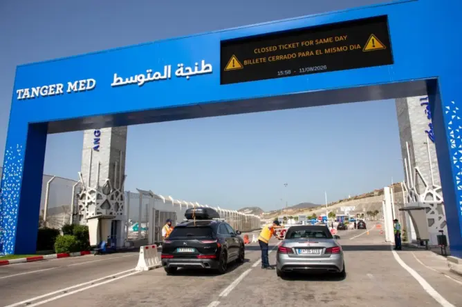 طنجة المتوسط يعتمد “التذكرة المغلقة” لولوج الميناء ويحذر من ذروة نهاية غشت