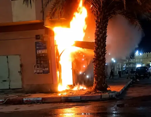 اندلاع حريق بمحل لبيع وإصلاح الهواتف بأرفود