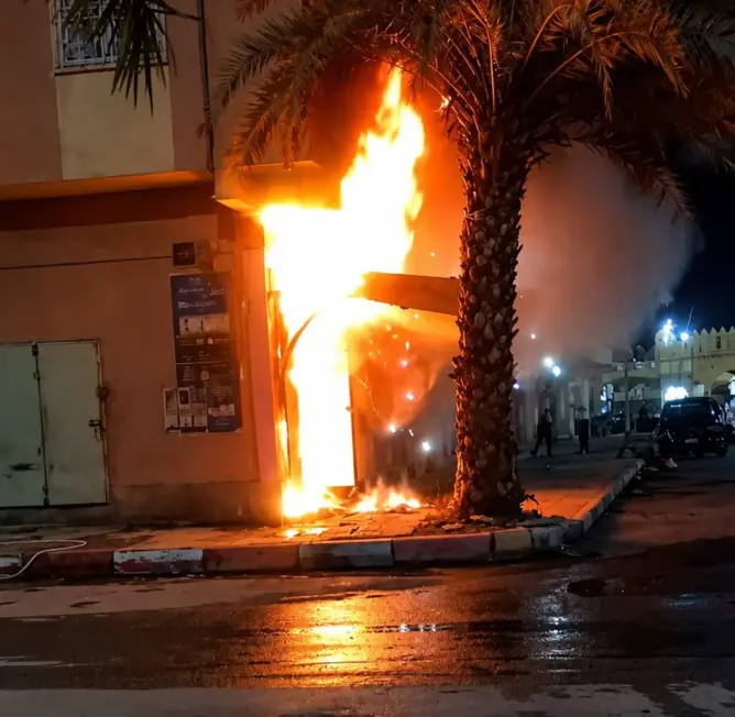 اندلاع حريق بمحل لبيع وإصلاح الهواتف بأرفود