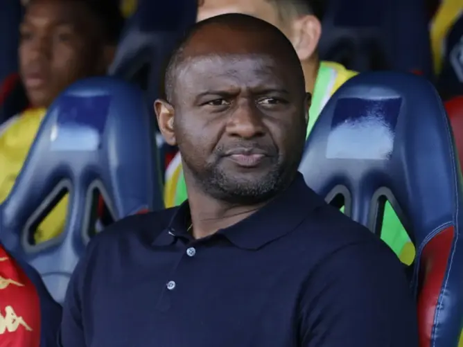 على وقع أزمة المستحقات والفضائح المالية.. فييرا يتولى قيادة المنتخب السنغالي