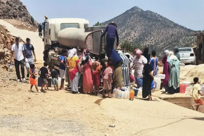 شهر من العطش في الحر شديد.. أزمة انقطاع الماء تؤرق ساكنة “مولاي بوعزة” بخنيفرة