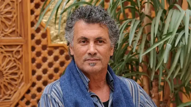 يونس ميكري يخوض تجربة “الدراما الغنائية” في فيلم “يما نبغيك”