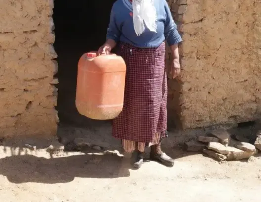 بعد سنوات من العطش.. ساكنة دوار أولاد الكرن ضواحي مراكش تجدد مطالبها بالربط بالماء الصالح للشرب