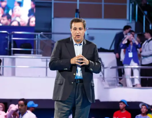 عوكاشا: نريد منافسة النخب والبرامج لا الأسماء والانتقالات.. والرهان “مغرب السرعة الواحدة”