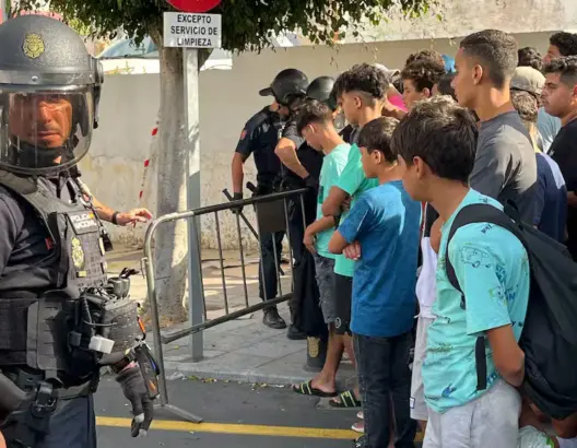 مدريد تستبعد نقل مهاجري سبتة إلى إسبانيا.. وتؤكد: من المرجح جدا إعادتهم للمغرب