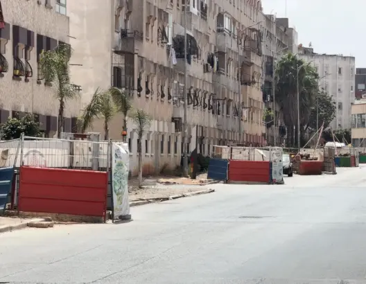 شارع 6 نونبر.. بنية تحتية متدهورة وأشغال لا تنتهي