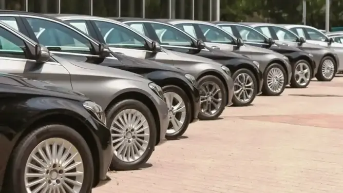 قبل الحملة بيومين.. الداخلية تفتح ملف سيارات الجماعات في تحركات مرشحين بالبيضاء