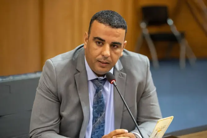 هشام موجود .. وجه شبابي يراكم التجربة ويطرق باب البرلمان للترافع عن تنغير وساكنتها
