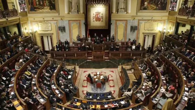 في خضم التوتر مع المغرب.. البرلمان الإسباني يوافق على قانون “تجنيس الصحراويين”