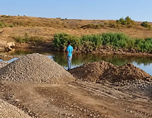 واد تانسيفت يعزل سكان سيدي شيكر عن الخدمات وسط مطالب بتدخل السلطات