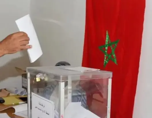 معركة الطعون تبدأ مبكرا بالبيضاء.. مفوضون قضائيون يوثقون “خروقات” منشورات مرشحين