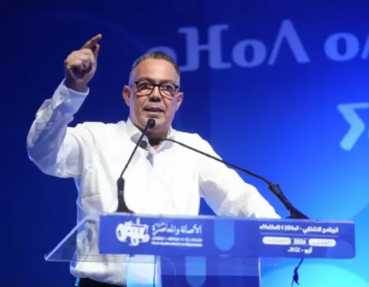 لقجع من أزرو: نريد المغرب بسرعة الـ”TGV”.. و”التراكتور مازال فيه البلايص لي بغى يركب”