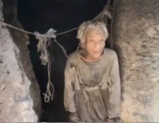 بعد انتشار قصتها.. سلطات آسفي تتدخل لإنقاذ “مي حسبية” وتحاول إقناعها بمغادرة “كهفها”
