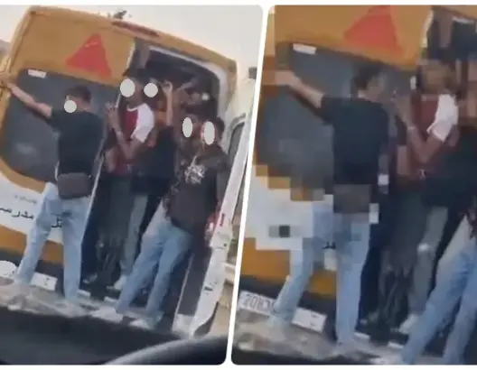 حافلة مكتظة وباب مفتوح.. مطالب بالتحقيق في ظروف النقل المدرسي بأوفوس