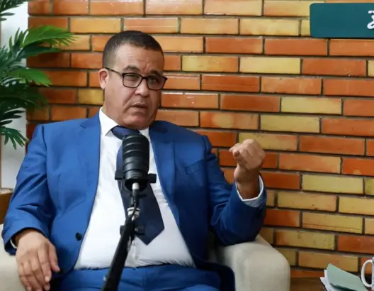 الزمزامي ينتقد تجاهل الصناعة التقليدية في البرامج الانتخابية ويدعو للالتفات إلى الحرفيين