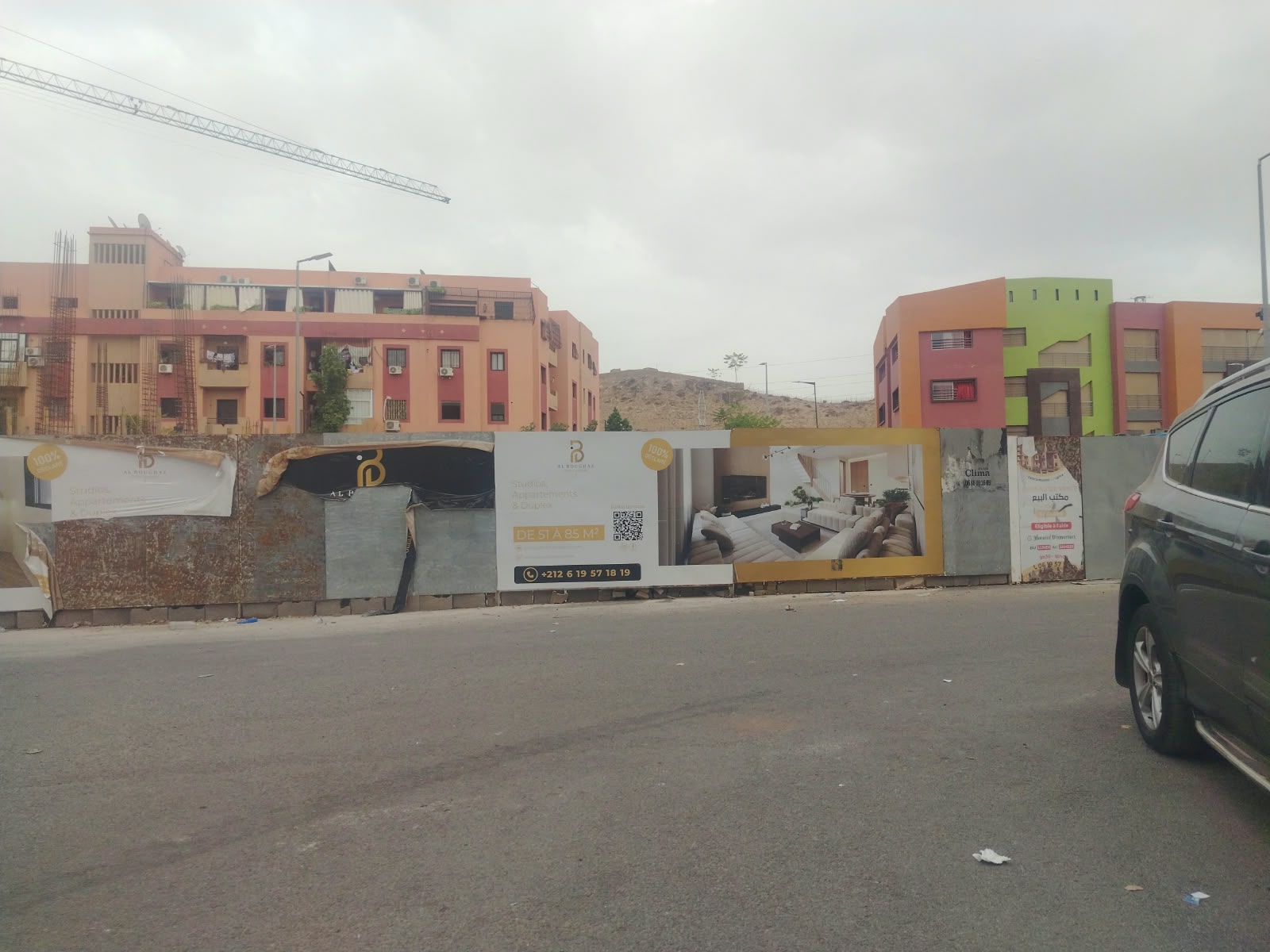 مراكش.. إغلاق شارع رئيسي بتجزئة “أبواب جليز” لأزيد من 4 سنوات يثير استياء الساكنة